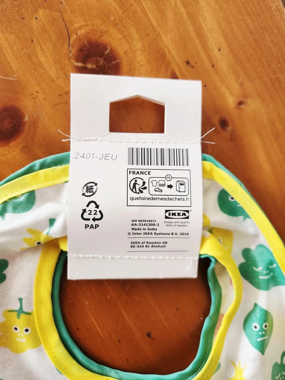 NWT Ikea Bibs in Apple & Pear Print